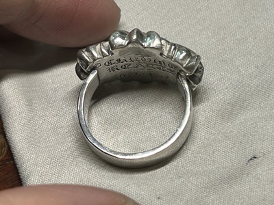 ングの内側。刻印が入っており、丁寧な仕上がりが確認できる。