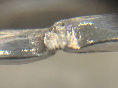 折れそうになった箇所の拡大