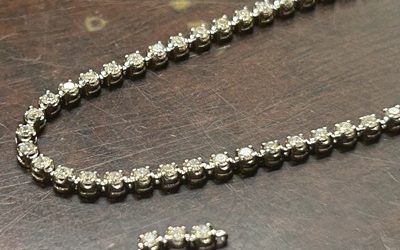 サイズ調整が完了し、美しく仕上がったダイヤモンドブレスレット