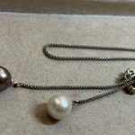 パールが下がるデザインのラリエットネックレス修理完了品